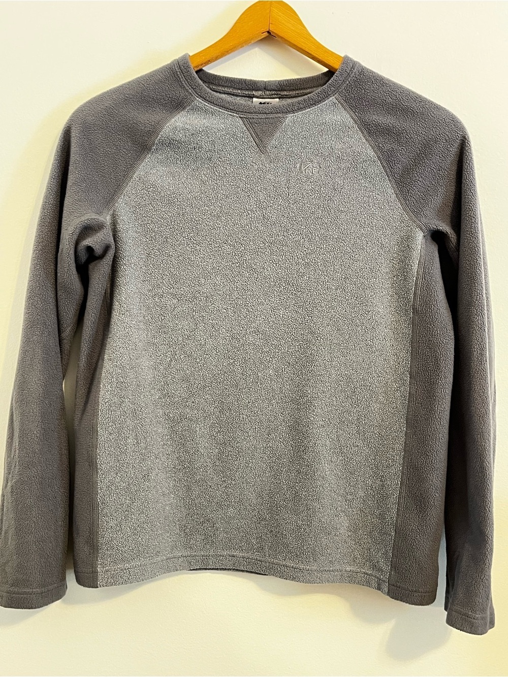 REI Kids XL Gray Microfleece Pullover Crewneck Sweatshirt Raglan Sleeves Unisex